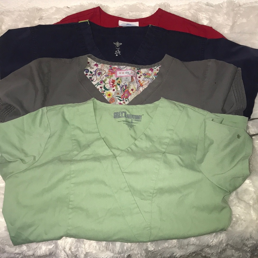 Set of 4 scrubs